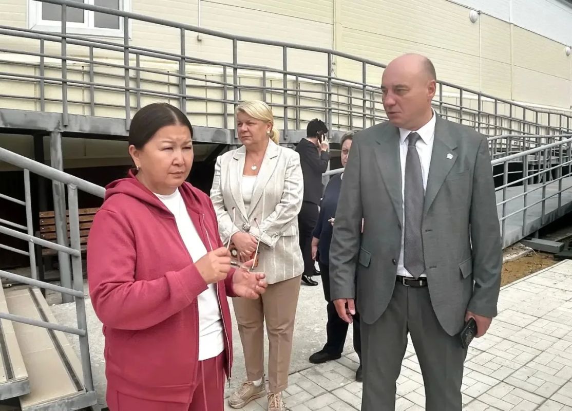 13 августа министр образования и науки республики Нюргуна Соколова провела работу в Мирнинском районе 13 августа министр образования и науки республики Нюргуна Соколова провела работу в Мирнинском районе