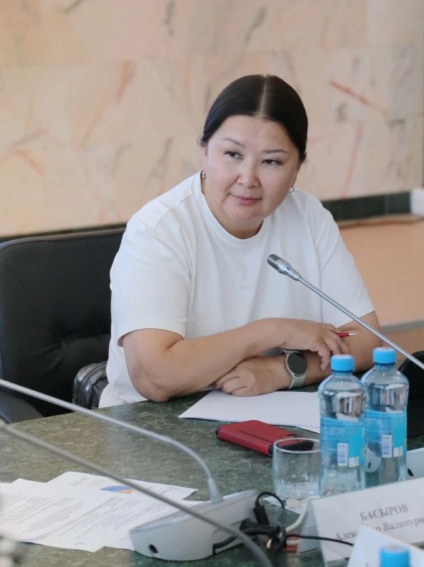 13 августа министр образования и науки республики Нюргуна Соколова провела работу в Мирнинском районе 13 августа министр образования и науки республики Нюргуна Соколова провела работу в Мирнинском районе