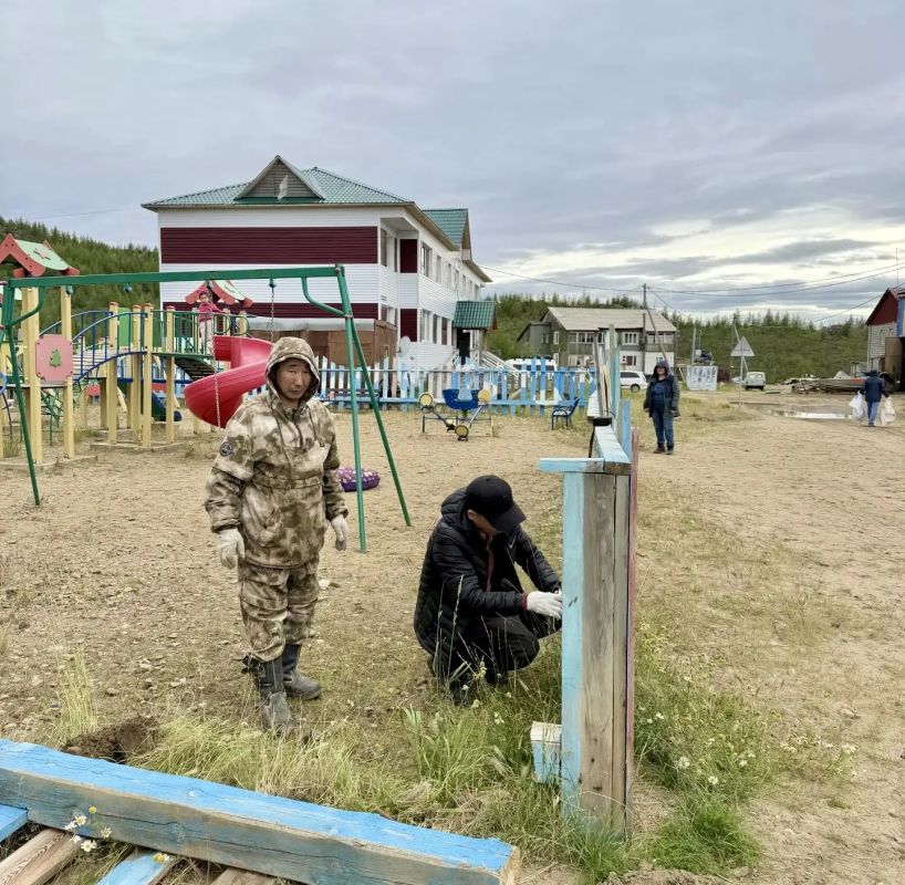 В селе Саскылах привели в порядок детскую площадку В селе Саскылах привели в порядок детскую площадку