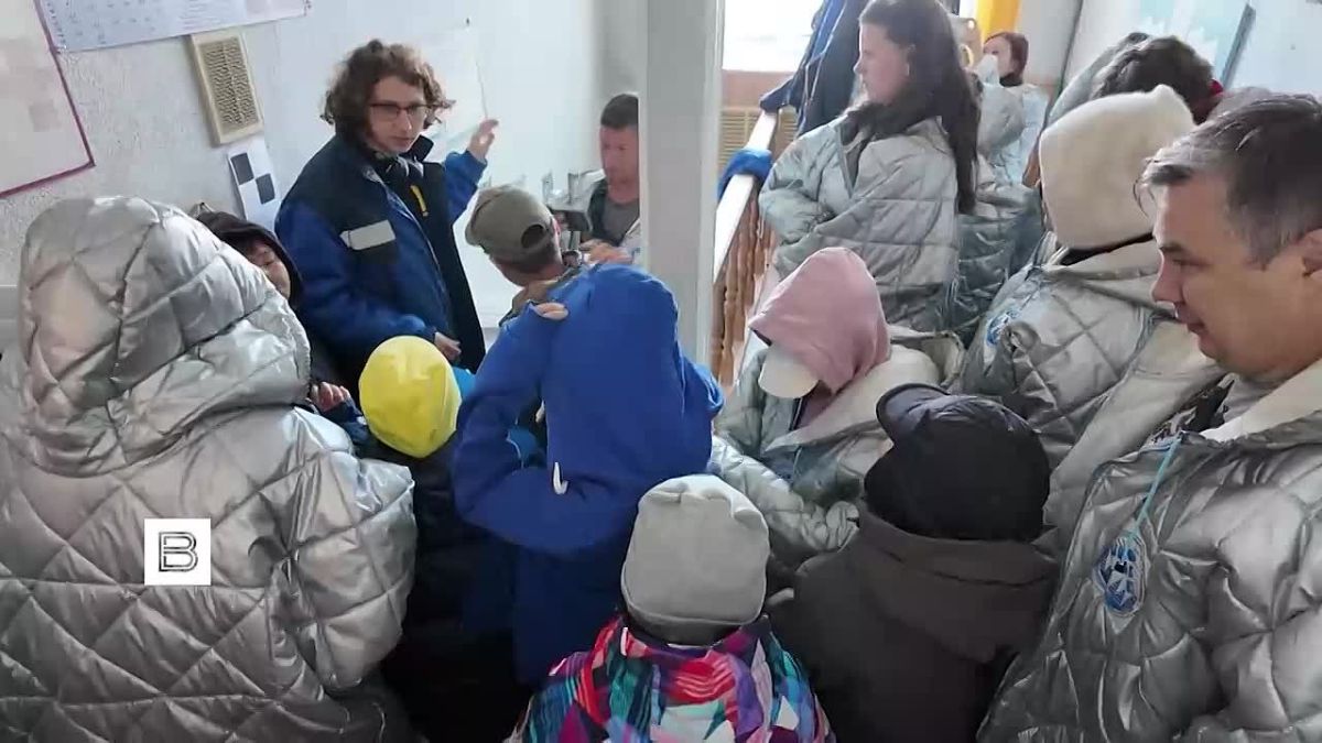 В Якутии из-за таяния подземных льдов в тайге образуются гигантские воронки, которые поглощают лес