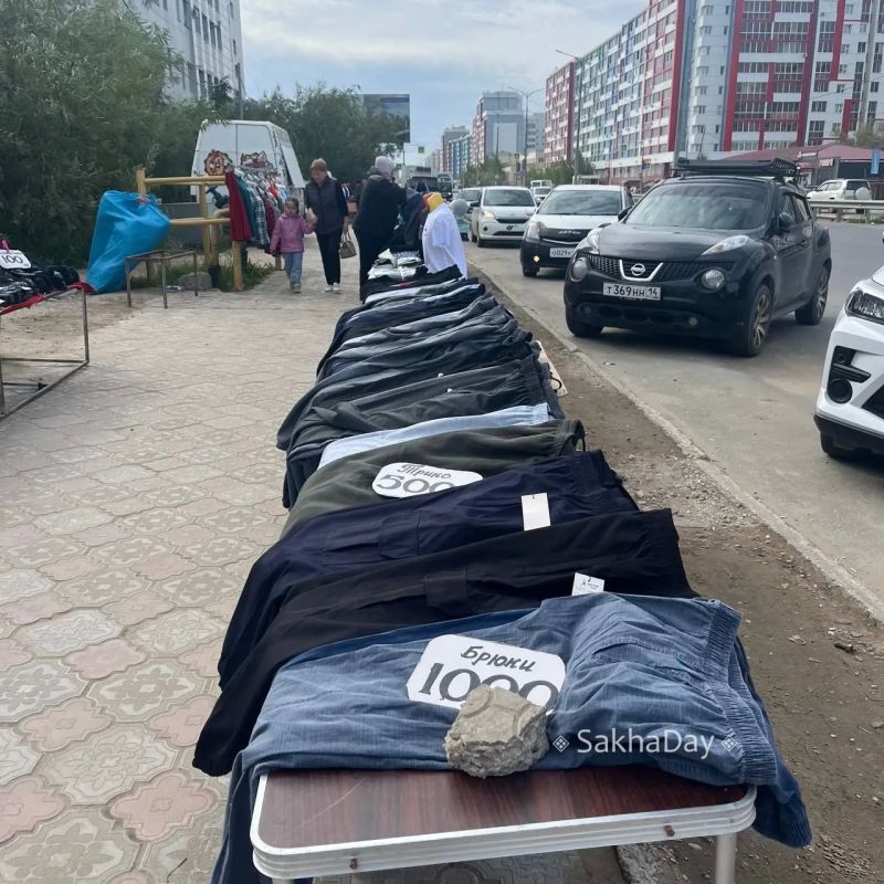 Несанкционированная торговля у Столички продолжается много лет Несанкционированная торговля у Столички продолжается много лет
