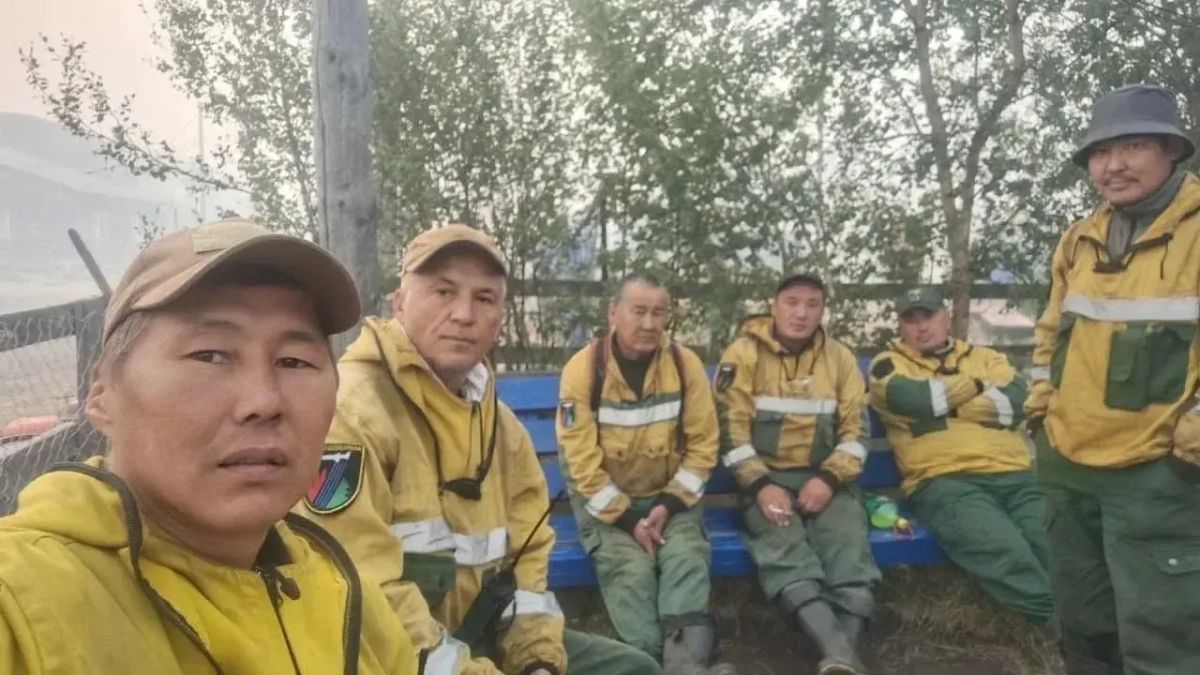 В Оленекском районе ликвидировали лесной пожар у села Эйик В Оленекском районе ликвидировали лесной пожар у села Эйик