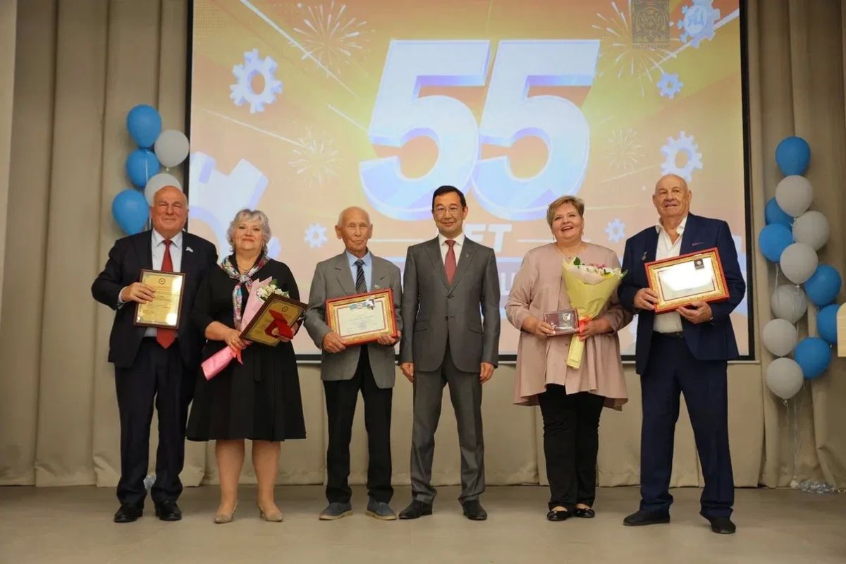 Айсен Николаев: 55 лет «Якутцементу»! С заводом неразрывно связаны развитие Мохсоголлоха и история строительной отрасли республики Айсен Николаев: 55 лет «Якутцементу»! С заводом неразрывно связаны развитие Мохсоголлоха и история строительной отрасли республики