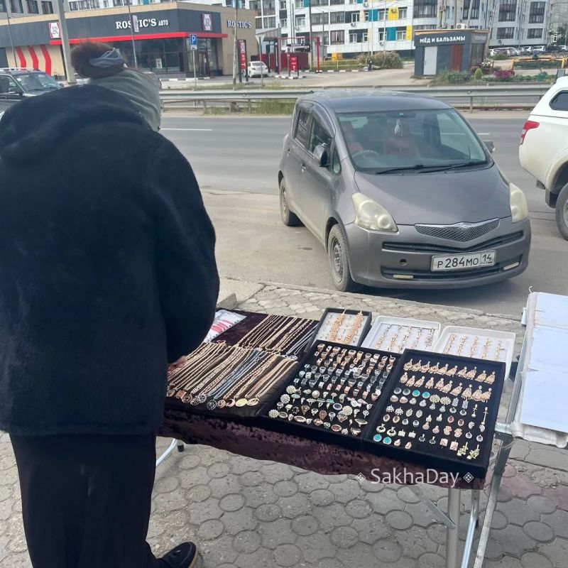 Несанкционированная торговля у Столички продолжается много лет Несанкционированная торговля у Столички продолжается много лет
