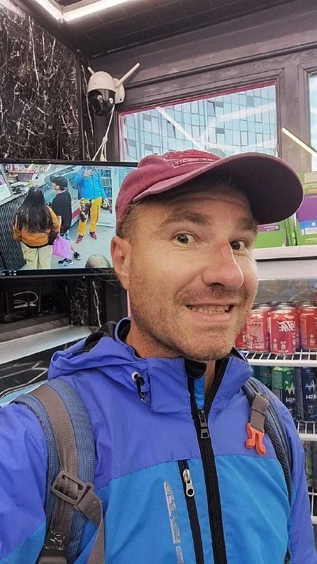 Турист переночевал в палатке в парке Якутска Турист переночевал в палатке в парке Якутска