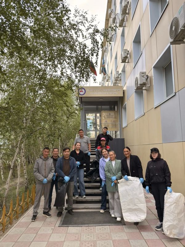 Коллектив Минздрава Якутии принял участие в общегородском субботнике