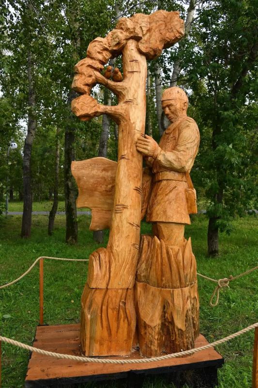 В Сухом Логу подвели итоги IV фестиваля «Дивий град»: якутский мастер Роман Петров завоевал первое место В Сухом Логу подвели итоги IV фестиваля «Дивий град»: якутский мастер Роман Петров завоевал первое место