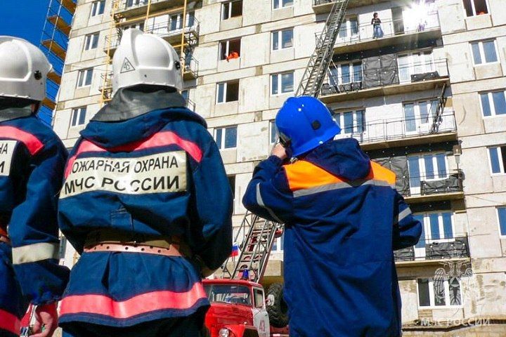 В Мирном пожарные ликвидировали возгорание в квартире многоквартирного дома