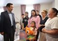 Глава Якутии в Чурапчинском районе навестил семью участника СВО