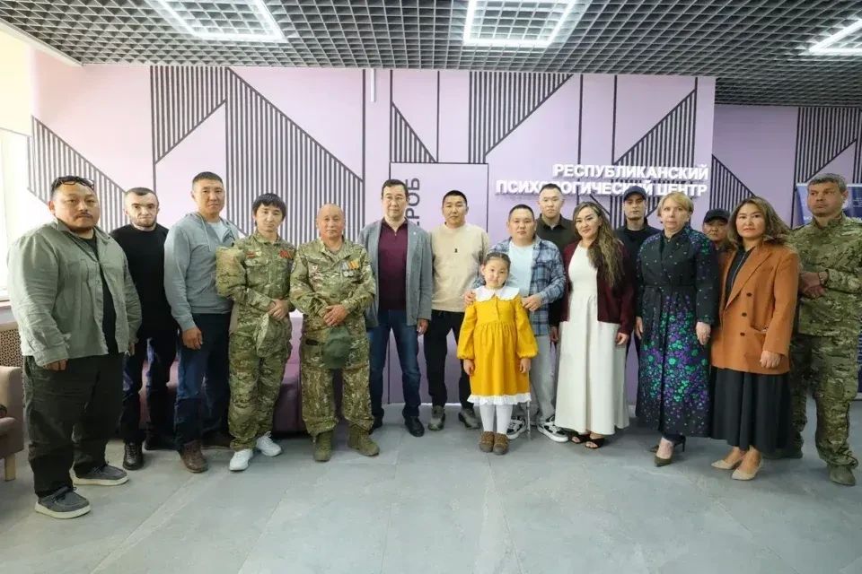 В Якутском республиканском психологическом центре с начала июня текущего года запущена программа виртуальной реабилитации участников СВО на базе профессиональных автомобильных симуляторов SMP Esports