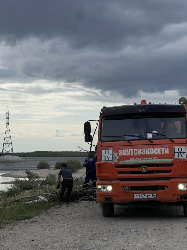 Сегодня состоялась Всероссийская акция «Вода России» , в рамках которой горожане собрались, чтобы очистить от мусора береговую линию в районе 202, 203 мкр Сегодня состоялась Всероссийская акция «Вода России» , в рамках которой горожане собрались, чтобы очистить от мусора береговую линию в районе 202, 203 мкр