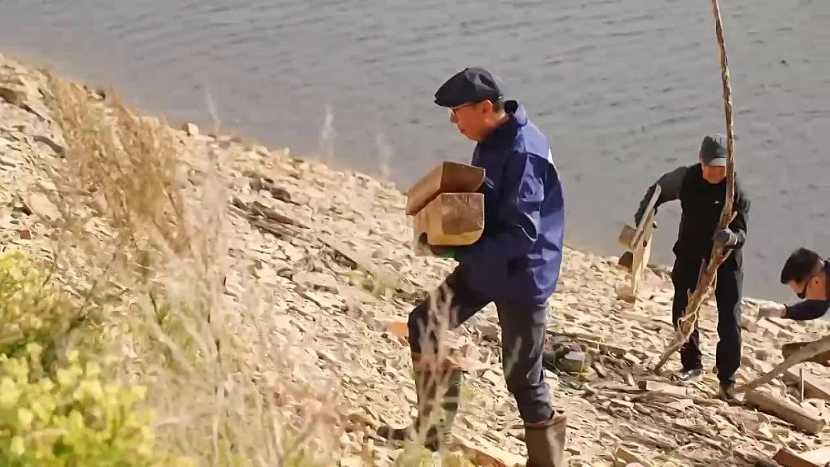 Вместе с Главой Республики Айсеном Сергеевичем Николаевым, коллегами и сотнями неравнодушных горожан приняли участие во всероссийской акции «Вода России»