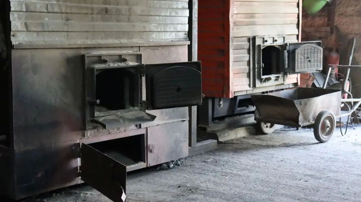 В ходе рабочей поездки посетил объекты теплоснабжения в сёлах Тулуна, Борогонцы и Маягас В ходе рабочей поездки посетил объекты теплоснабжения в сёлах Тулуна, Борогонцы и Маягас
