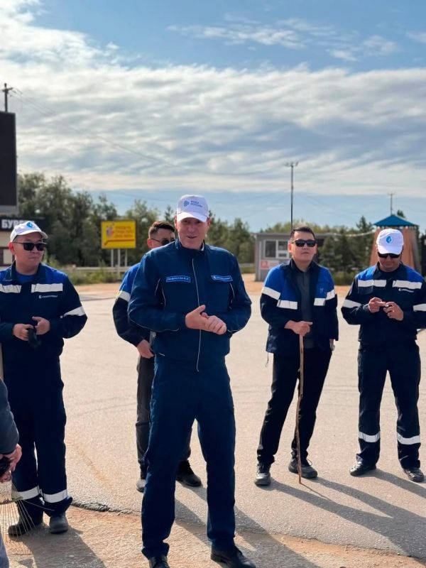 Более 100 сотрудников АО «Саханефтегазсбыт» вышли на эко субботник в рамках всероссийской акции «Вода России» Более 100 сотрудников АО «Саханефтегазсбыт» вышли на эко субботник в рамках всероссийской акции «Вода России»
