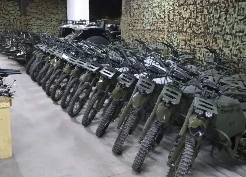 Юрий Трутнев передал военнослужащим партию техники, собранную на заводах Якутии