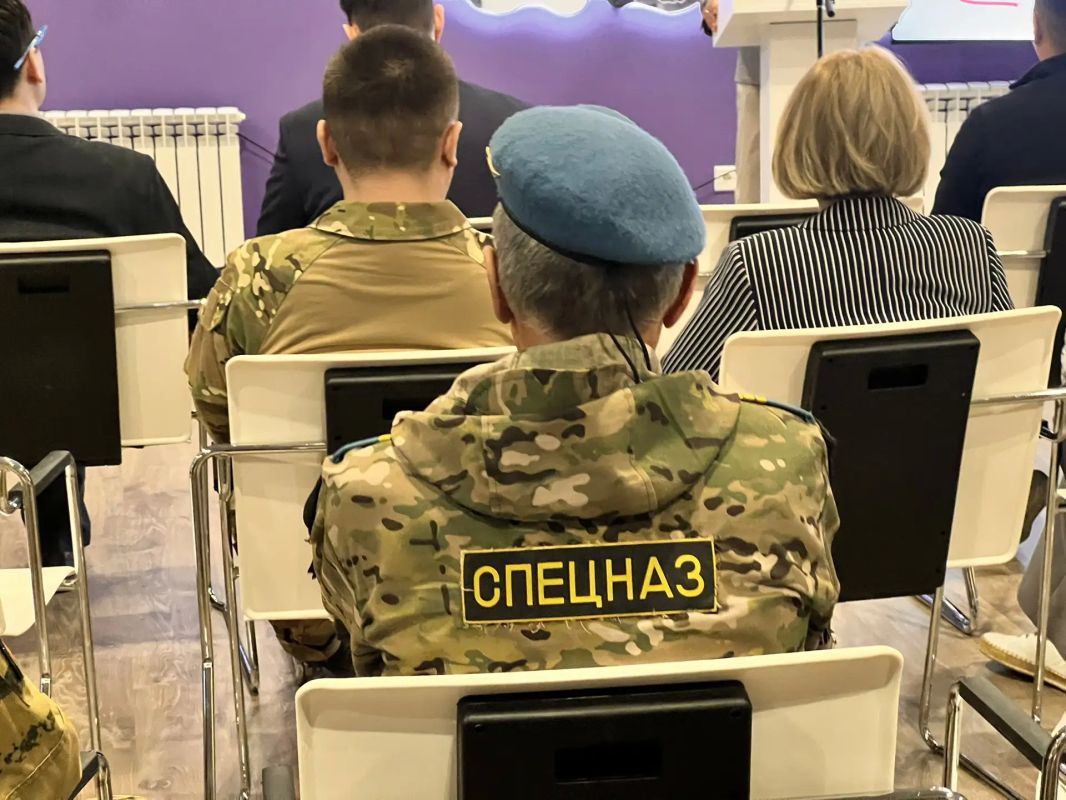 В кругу СВОих. В эти минуты в Якутске проходит открытие Клуба для ветеранов СВО «В кругу СВОих» В МЦ «Патриот» прямо сейчас проходит торжественное открытие нового клуба для участников специальной военной операции В кругу СВОих. В эти минуты в Якутске проходит открытие Клуба для ветеранов СВО «В кругу СВОих» В МЦ «Патриот» прямо сейчас проходит торжественное открытие нового клуба для участников специальной военной операции