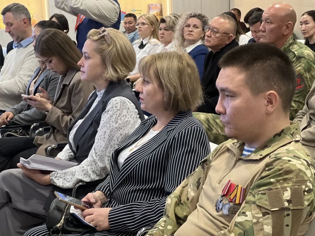 В кругу СВОих. В эти минуты в Якутске проходит открытие Клуба для ветеранов СВО «В кругу СВОих» В МЦ «Патриот» прямо сейчас проходит торжественное открытие нового клуба для участников специальной военной операции В кругу СВОих. В эти минуты в Якутске проходит открытие Клуба для ветеранов СВО «В кругу СВОих» В МЦ «Патриот» прямо сейчас проходит торжественное открытие нового клуба для участников специальной военной операции
