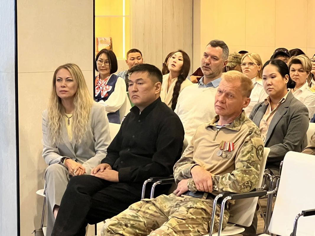 В кругу СВОих. В эти минуты в Якутске проходит открытие Клуба для ветеранов СВО «В кругу СВОих» В МЦ «Патриот» прямо сейчас проходит торжественное открытие нового клуба для участников специальной военной операции В кругу СВОих. В эти минуты в Якутске проходит открытие Клуба для ветеранов СВО «В кругу СВОих» В МЦ «Патриот» прямо сейчас проходит торжественное открытие нового клуба для участников специальной военной операции
