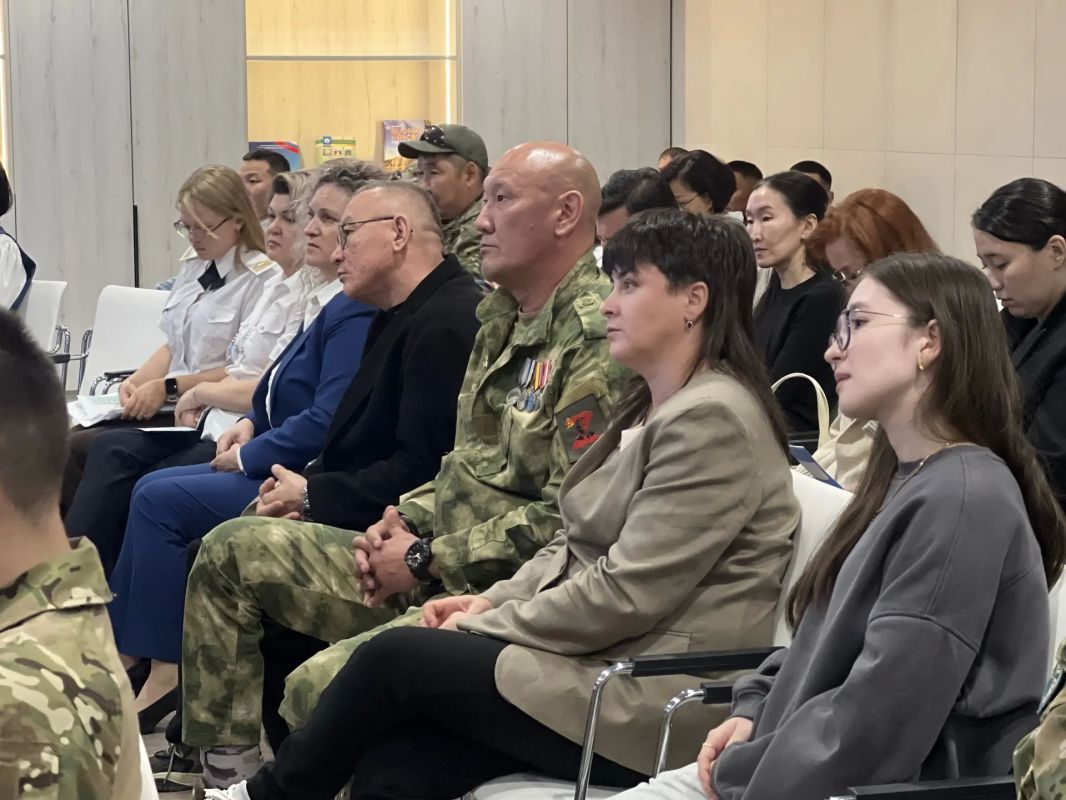 В кругу СВОих. В эти минуты в Якутске проходит открытие Клуба для ветеранов СВО «В кругу СВОих» В МЦ «Патриот» прямо сейчас проходит торжественное открытие нового клуба для участников специальной военной операции В кругу СВОих. В эти минуты в Якутске проходит открытие Клуба для ветеранов СВО «В кругу СВОих» В МЦ «Патриот» прямо сейчас проходит торжественное открытие нового клуба для участников специальной военной операции