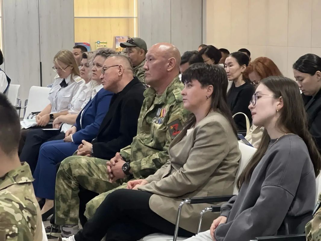 В Якутии начал работать Клуб для ветеранов СВО «В кругу СВОих» В Якутии начал работать Клуб для ветеранов СВО «В кругу СВОих»