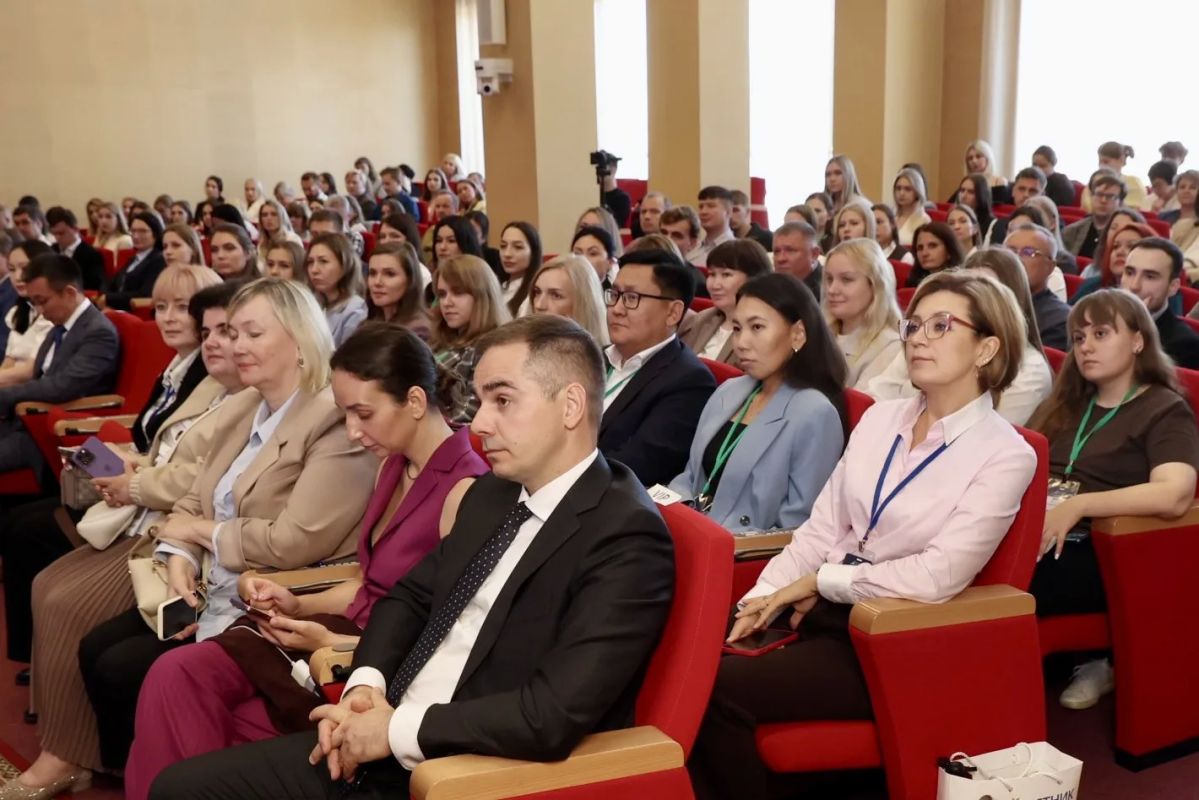 Айсен Николаев: В Москве при поддержке Министерства финансов России проходит II Всероссийская конференция молодых финансистов, организованная Финансовым университетом и Союзом финансистов России Айсен Николаев: В Москве при поддержке Министерства финансов России проходит II Всероссийская конференция молодых финансистов, организованная Финансовым университетом и Союзом финансистов России