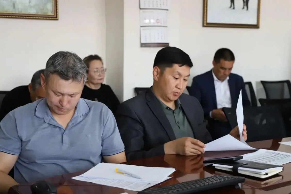 В Минсельхозе Якутии обсудили создание запаса кормов для стабильной зимовки сельхозживотных в Верхоянском районе В Минсельхозе Якутии обсудили создание запаса кормов для стабильной зимовки сельхозживотных в Верхоянском районе