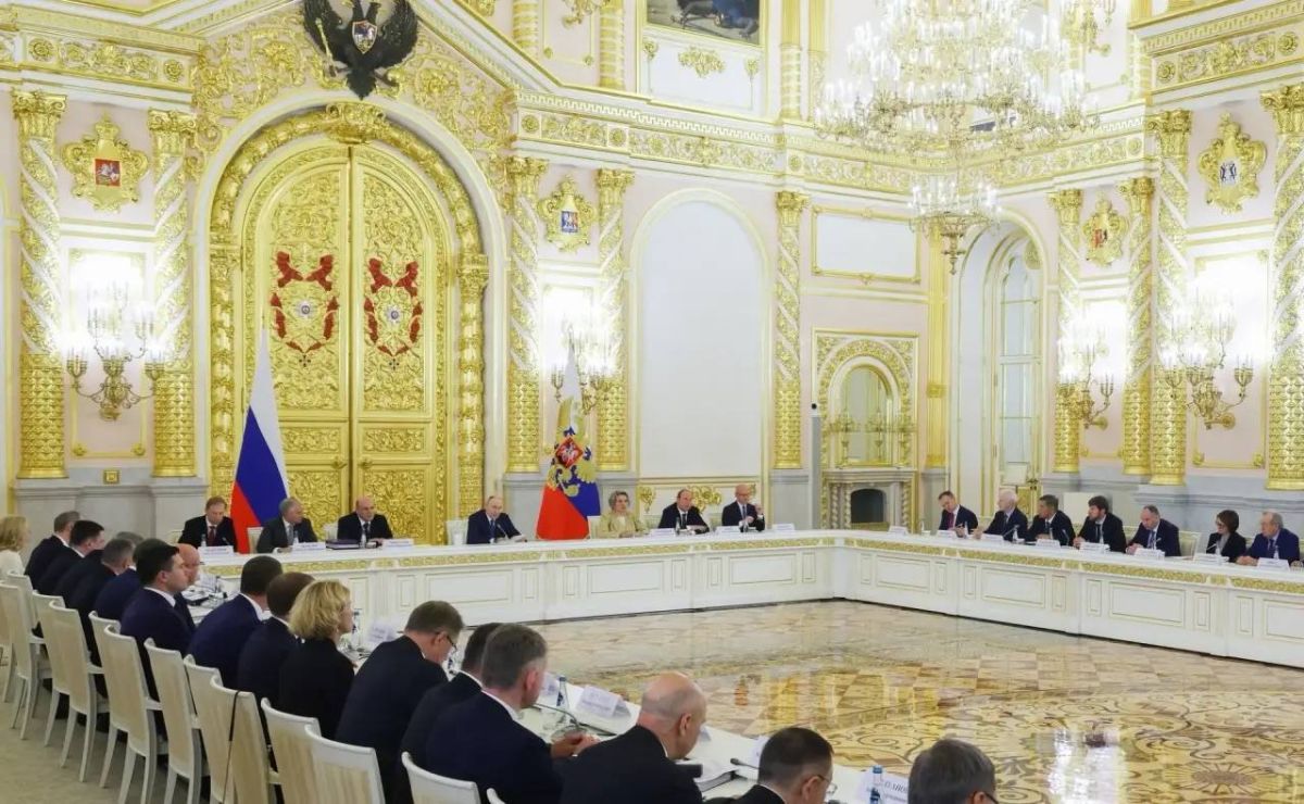Айсен Николаев: Принял участие в заседании Совета по стратегическому развитию и национальным проектам под руководством Президента России Владимира Владимировича Путина Айсен Николаев: Принял участие в заседании Совета по стратегическому развитию и национальным проектам под руководством Президента России Владимира Владимировича Путина