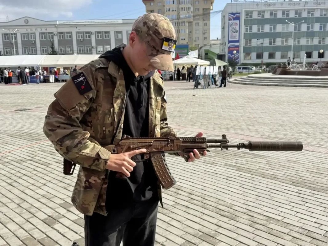 Якутский филиал Центра «ВОИН» представил свою базу на Августовском совещании работников образования Республики Саха (Якутия) Якутский филиал Центра «ВОИН» представил свою базу на Августовском совещании работников образования Республики Саха (Якутия)
