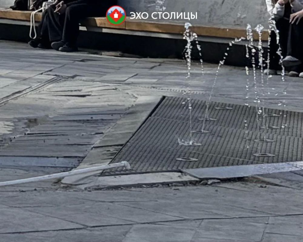 В Якутске починили сухой фонтан на ул. Курашова В Якутске починили сухой фонтан на ул. Курашова