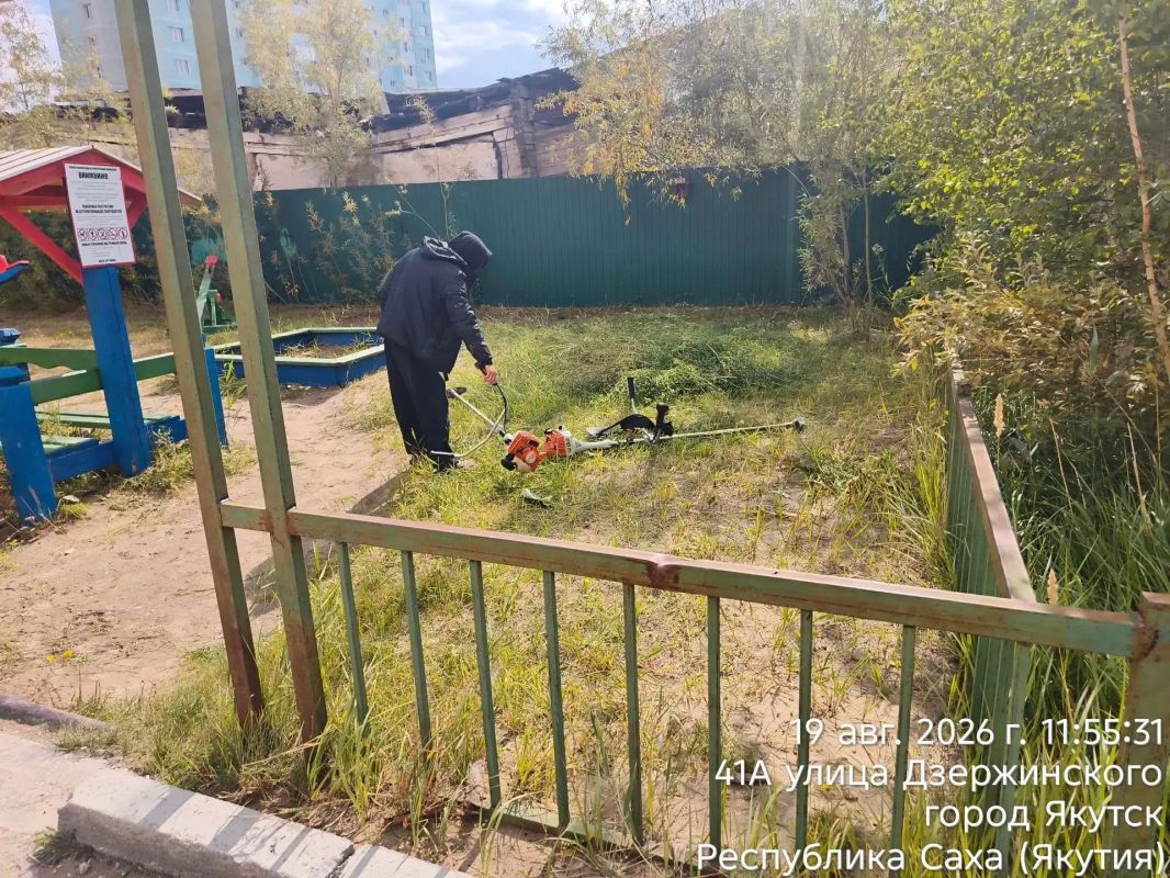 За отчётную неделю муниципальные дворники Строительного округа провели комплекс работ по благоустройству и санитарному содержанию территории округа За отчётную неделю муниципальные дворники Строительного округа провели комплекс работ по благоустройству и санитарному содержанию территории округа