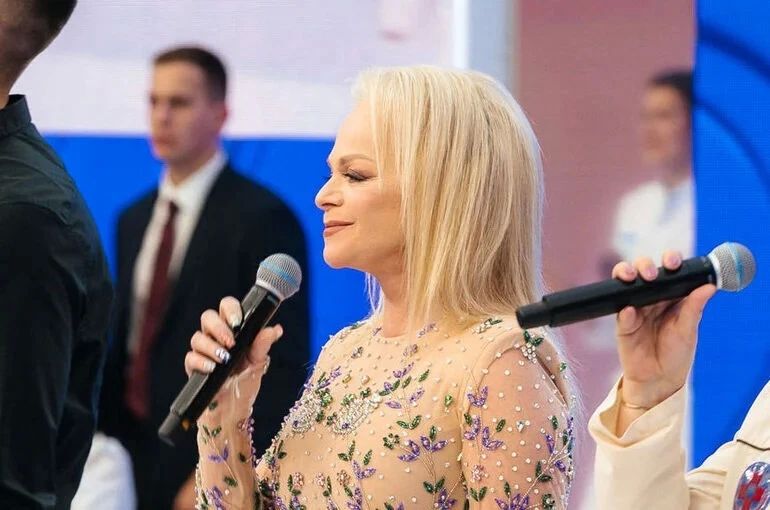 Лариса Долина раскрыла подробности о подаренной друзьями квартире
