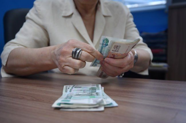 Гостья украла у подруги 30 тысяч рублей, которые нашла в стиральной машине в Якутске