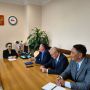 В рамках августовского совещания работников образования обсудила с представителями Эвено-Бытантайского, Момского, Жиганского, Булунского, Верхоянского, Абыйского, Усть-Янского арктических улусов актуальную повестку