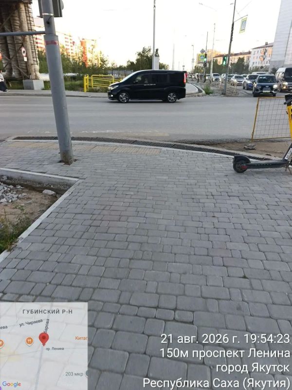 Ежедневная работа муниципального подрядчика по уборке тротуаров Ежедневная работа муниципального подрядчика по уборке тротуаров