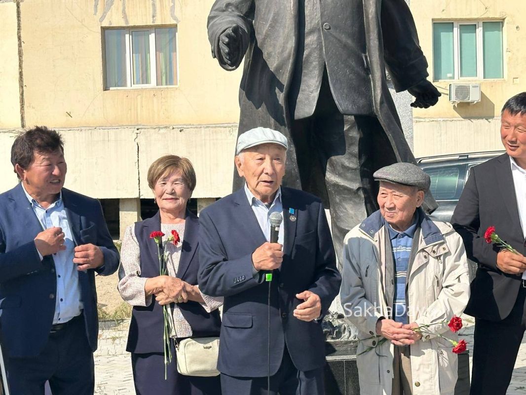 24 августа исполнилось 115 лет со дня рождения выдающегося государственного деятеля Якутии С.З. Борисова. Семён Захарович родился в 1911 г. в I Тыллыминском наслеге Восточно-Кангаласского улуса 24 августа исполнилось 115 лет со дня рождения выдающегося государственного деятеля Якутии С.З. Борисова. Семён Захарович родился в 1911 г. в I Тыллыминском наслеге Восточно-Кангаласского улуса