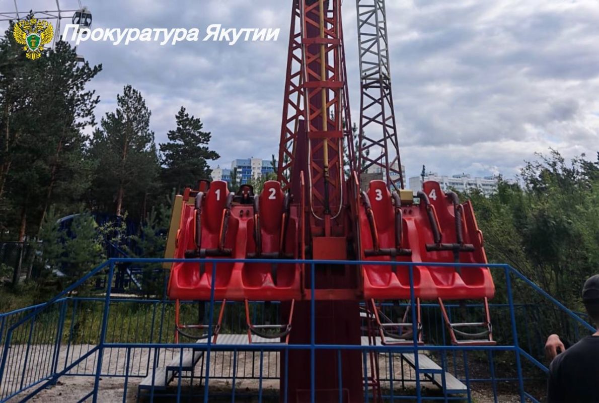 Директора парка проверят после падения девочки их аттракциона в Якутске