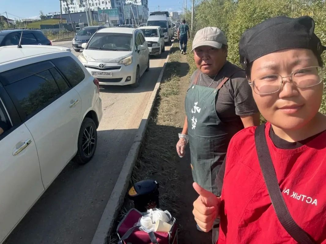 Водители Якутска в очередях предпочитают выпечку горячему питанию Водители Якутска в очередях предпочитают выпечку горячему питанию