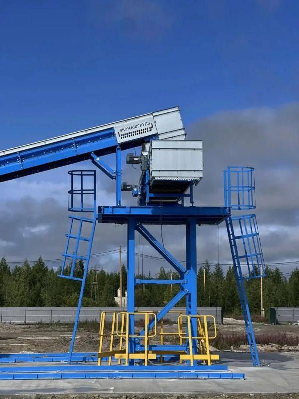На стройплощадке нового мусоросортировочного комплекса приступили к монтажу производственного ангара На стройплощадке нового мусоросортировочного комплекса приступили к монтажу производственного ангара
