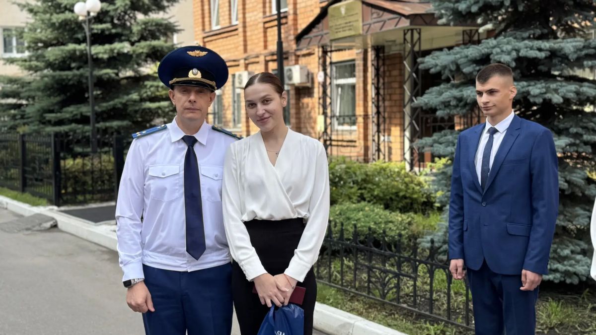 В Восточно-Сибирской транспортной прокуратуре молодые специалисты приняли Присягу прокурора В Восточно-Сибирской транспортной прокуратуре молодые специалисты приняли Присягу прокурора