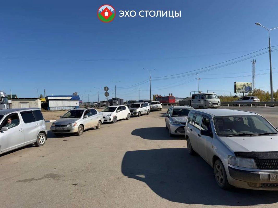 Фотофакт: обстановка на заправке «ОПТИ» на Маганском перекрестке Фотофакт: обстановка на заправке «ОПТИ» на Маганском перекрестке