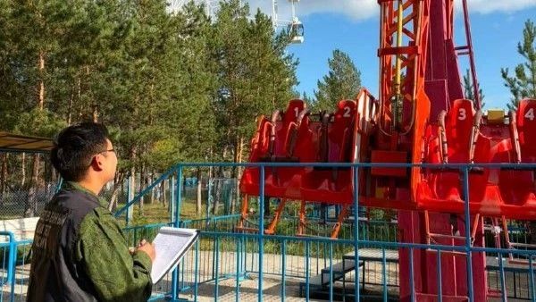 Следователи Якутска просят откликнуться посетителей аттракциона «Зигзаг»