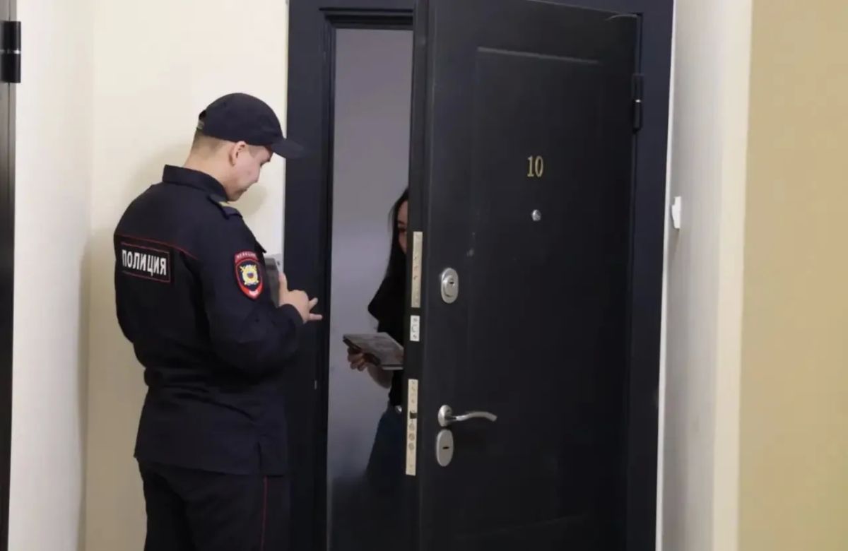 В Якутии полицейские продолжают предостерегать граждан от киберпреступников в рамках кампании «Стоп, мошенники!» В Якутии полицейские продолжают предостерегать граждан от киберпреступников в рамках кампании «Стоп, мошенники!»
