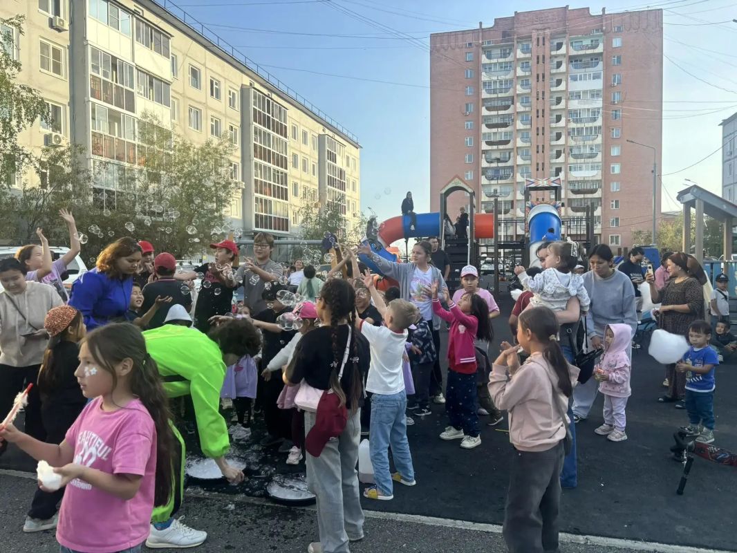 Праздник двора на Чернышевского, 12/1! Праздник двора на Чернышевского, 12/1!