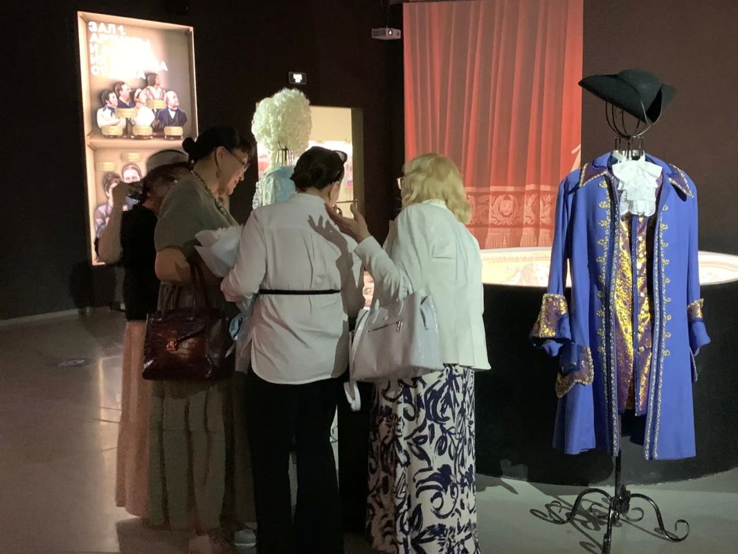 Последняя неделя: выставка «150 артистов Последняя неделя: выставка «150 артистов