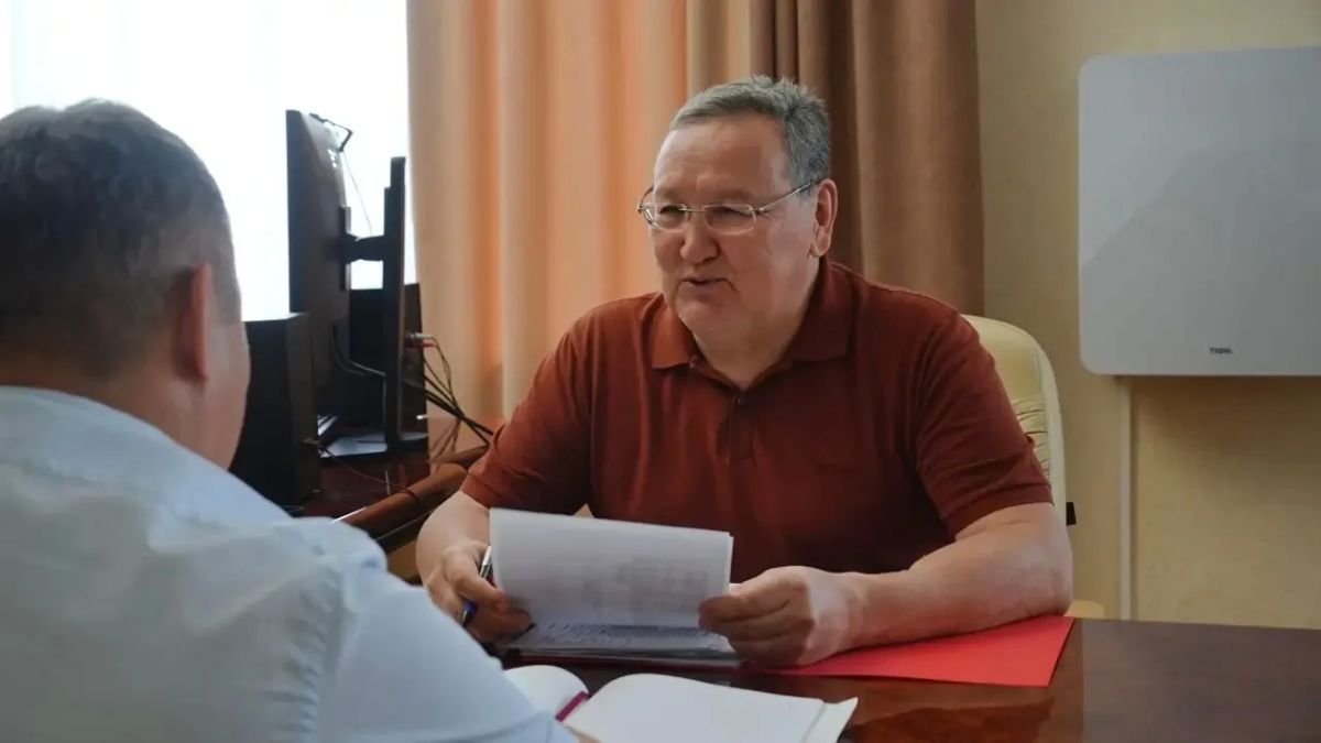 Встретился с народным депутатом от Якутска Виктором Федоровым Встретился с народным депутатом от Якутска Виктором Федоровым