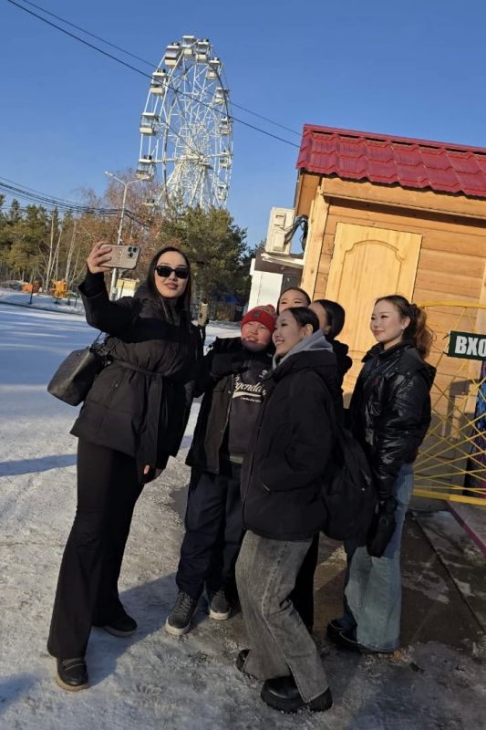 «Его узнают на улицах, а дома он всё тот же Дамир»: как изменилась жизнь юного героя фильма «Мэхээлэчээн булчут» «Его узнают на улицах, а дома он всё тот же Дамир»: как изменилась жизнь юного героя фильма «Мэхээлэчээн булчут»