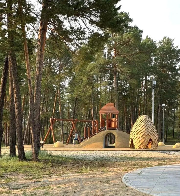 Центральный парк Нижнего Бестяха преобразился благодаря федеральной поддержке Центральный парк Нижнего Бестяха преобразился благодаря федеральной поддержке