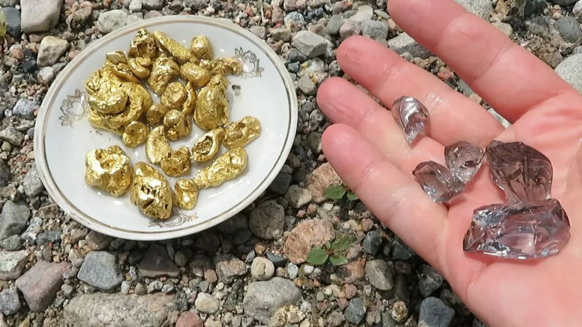 Россия наращивает запасы золота и алмазов