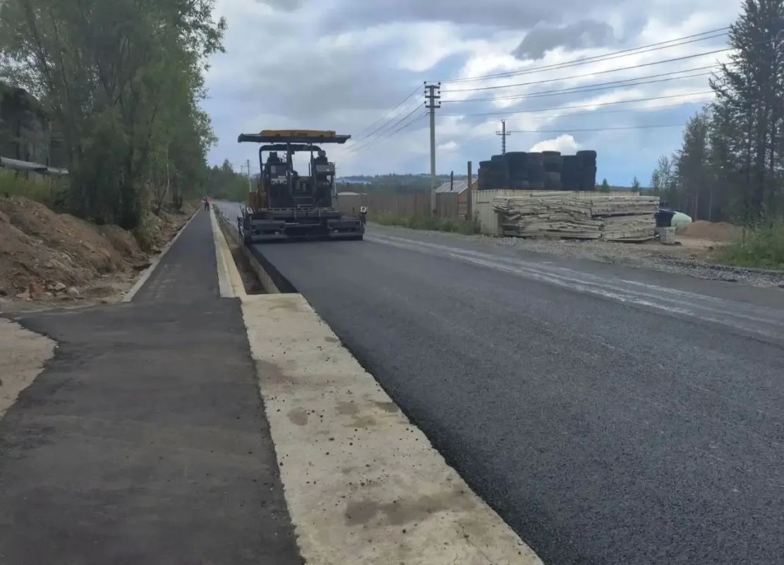 Дорожники досрочно отремонтировали улицу в Алдане