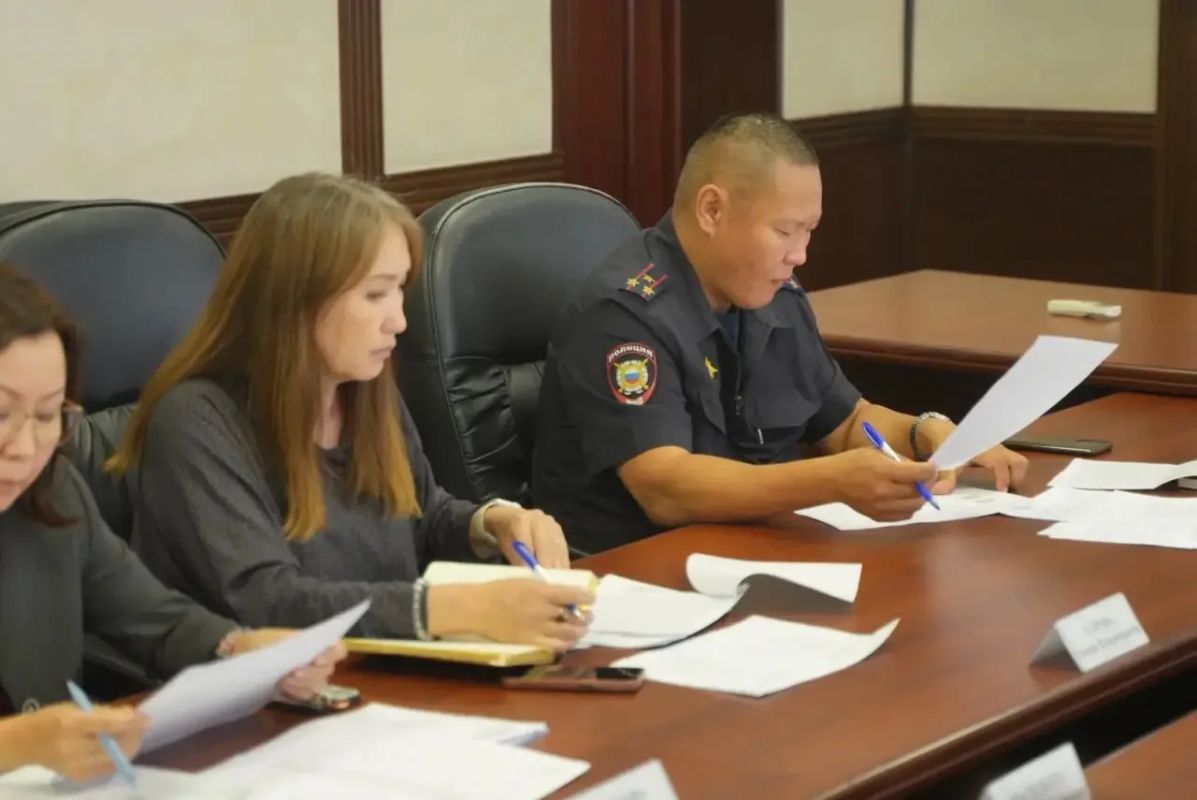 Собрались, чтобы обсудить проблему «наливаек» и шаурмичных Собрались, чтобы обсудить проблему «наливаек» и шаурмичных